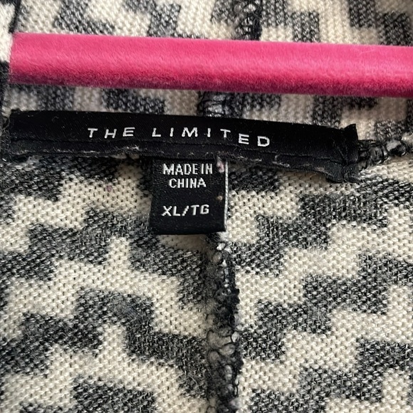 The Limited XL chevron pattern cross over cowl neck with top button or cardigan - Picture 5 of 9